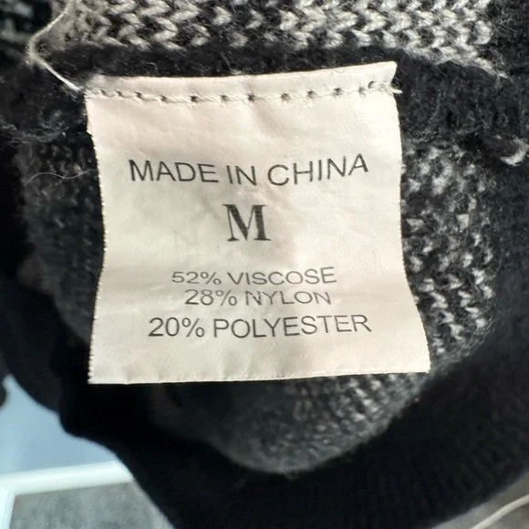 Black and White Skeleton Print Sweater - Picture 5 of 5